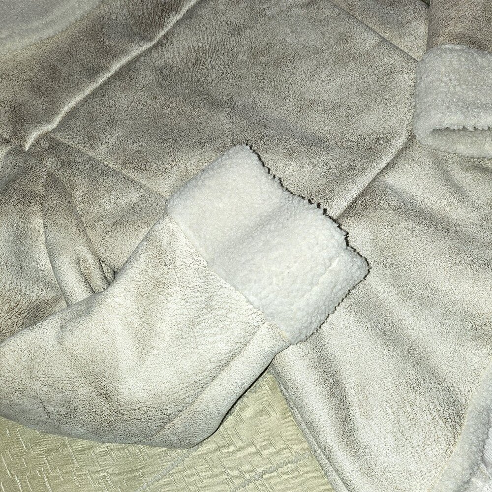 WHBM ECRU/CREAM FAUX SHEARLING STYLE ASYMMWTRICAL HIP LENGTH JACKET SIZE XSP - Picture 11 of 16